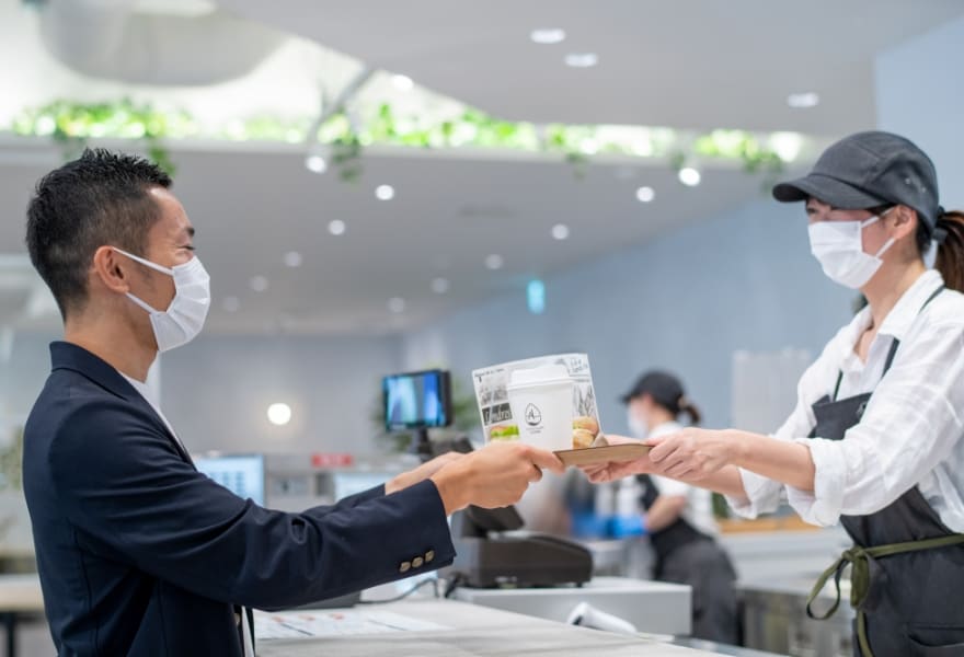 注文は事前に、食堂で受け取るだけ。